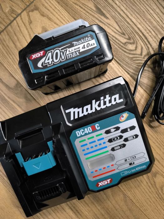 Продам акумуляторну дискову пилу MAKITA HS003GZ