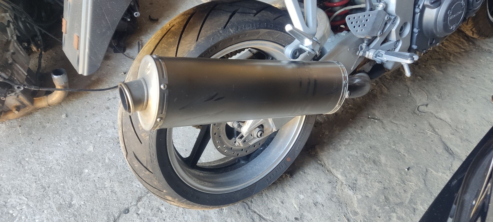 Honda CBR 900 rr sc33 wydech Leo vince
