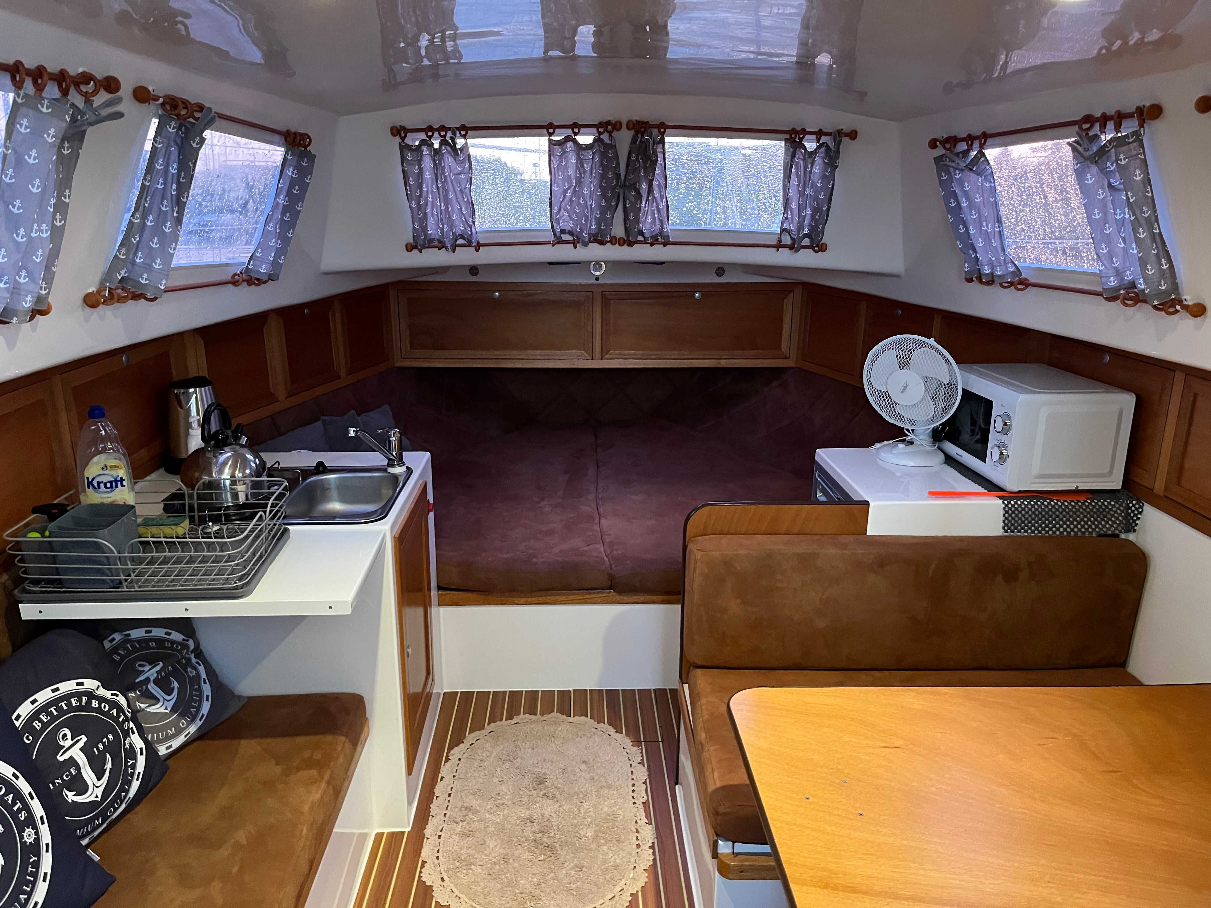 Czarter bez patentu houseboat jacht motorowy Gdańsk Pętla Żuławska