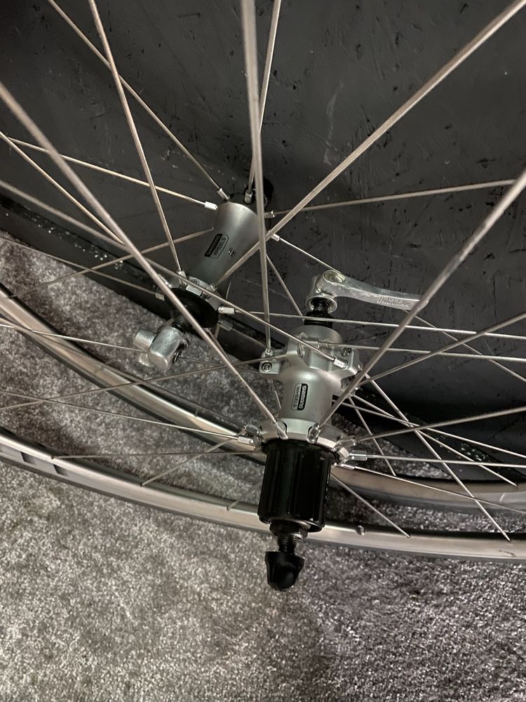 Kola Shimano WH-R550 700c Schwalbe Lugano szosa gravel