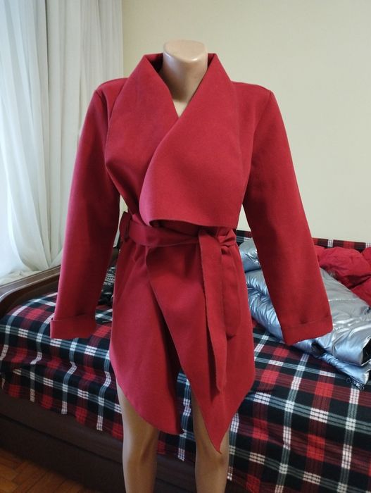 Пальто на вибір.