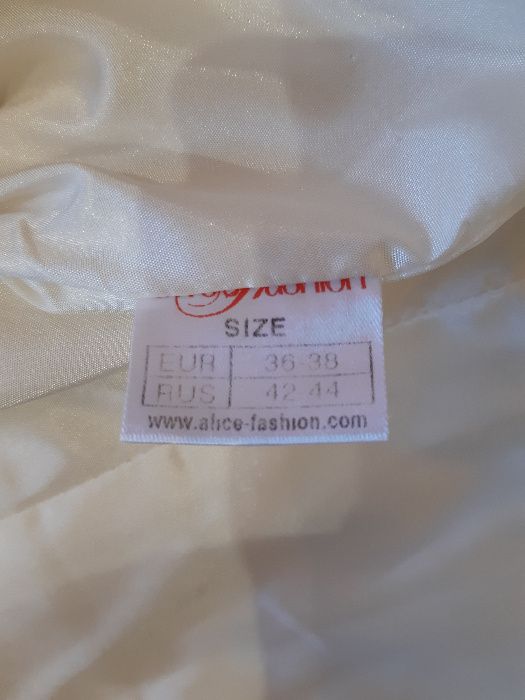 Свадебное платье цвет айвори раз. 42/44 rus Alice-fashion