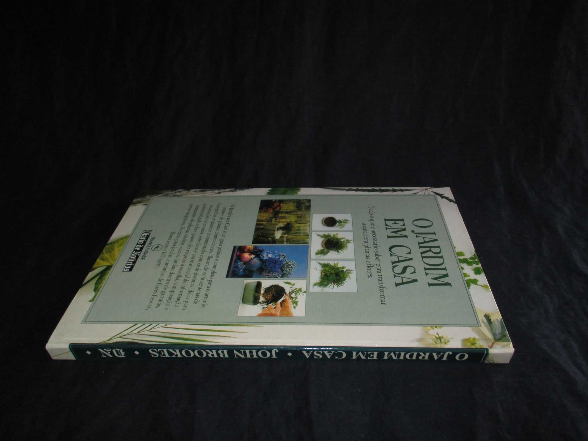 Livro O Jardim em Casa Plantas de Interior