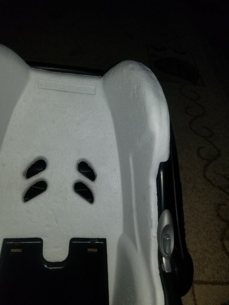 Fotelik nosidełko Maxi Cosi Cabrio Fix z bazą ISOFIX