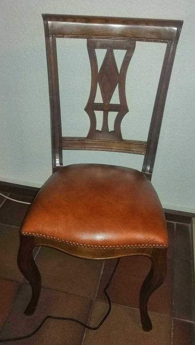 Mesa jantar extensível em carvalho maciço e 4 cadeiras em pele - NOVA