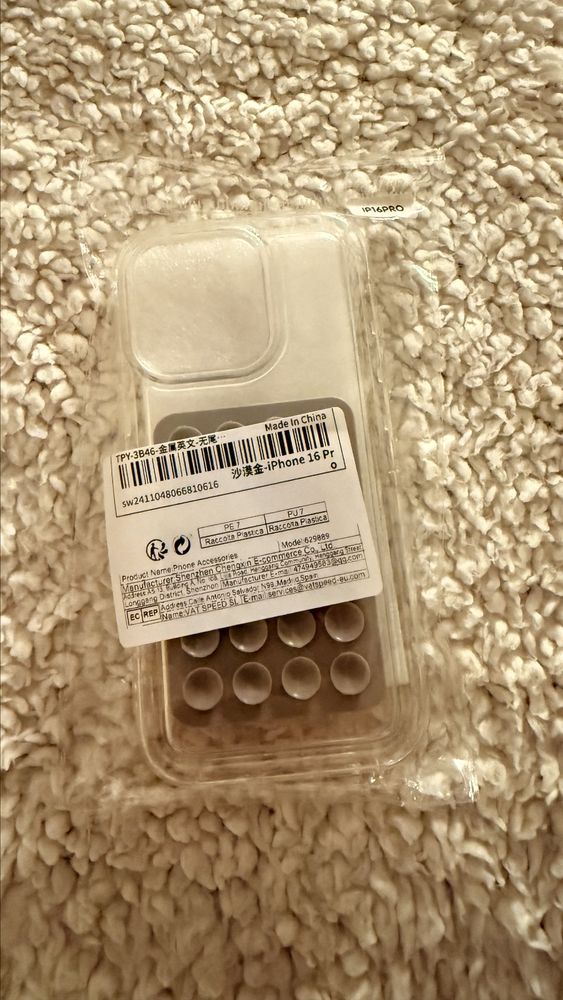 Capa iphone 16 pro transparente com ventosas