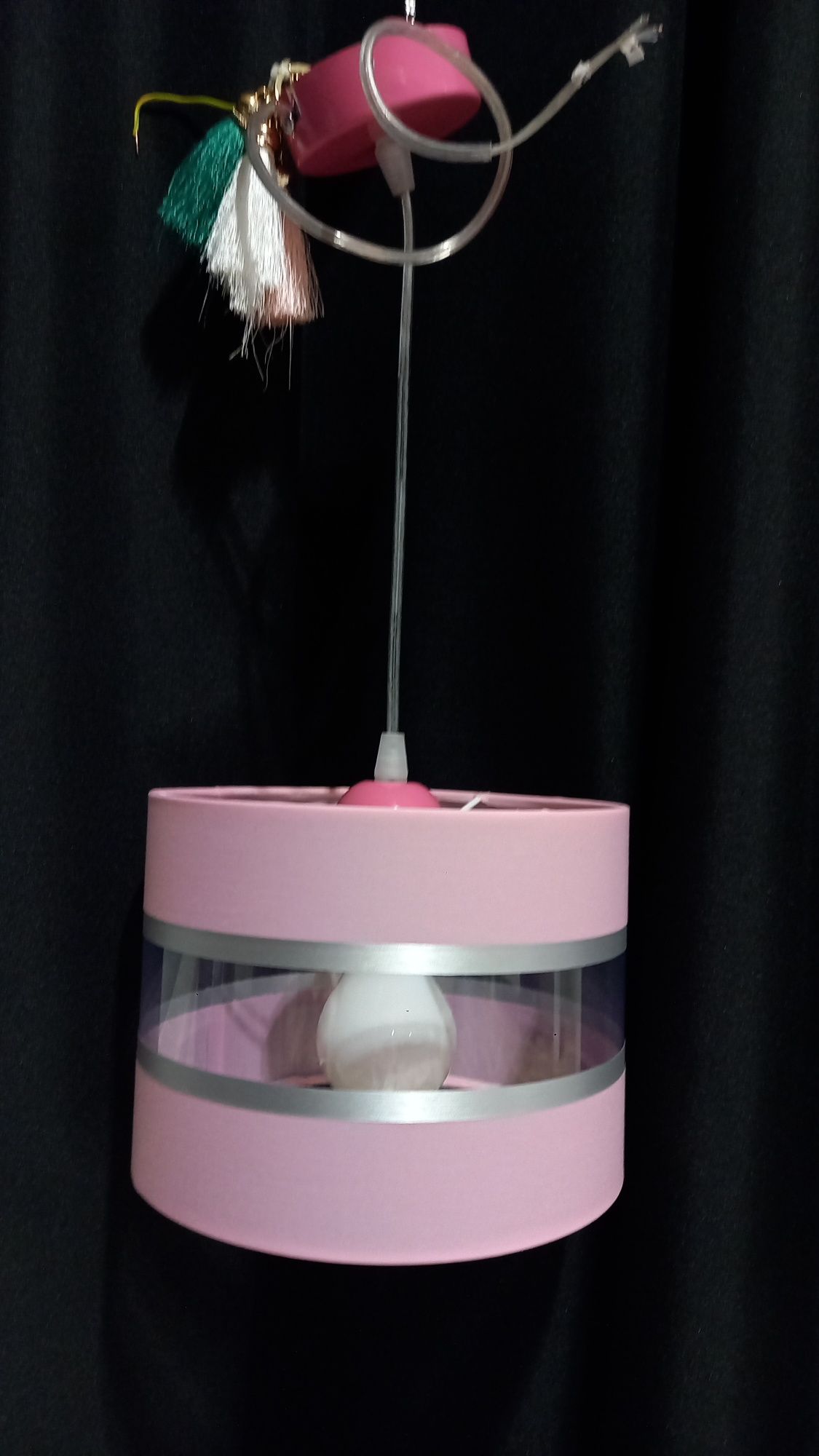 Lampa sufitowa abażur różowo srebrny