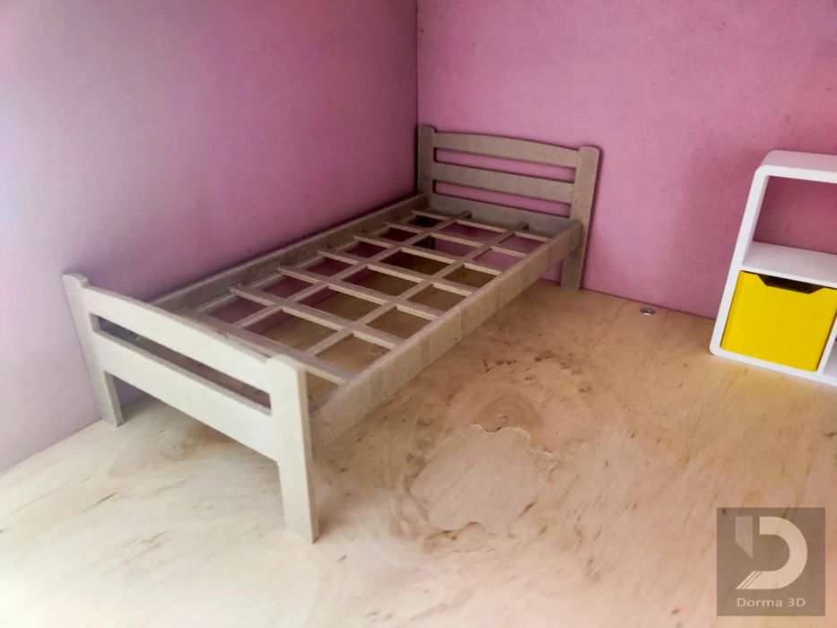 Cama de Boneca Charmosa em Escala 1:10