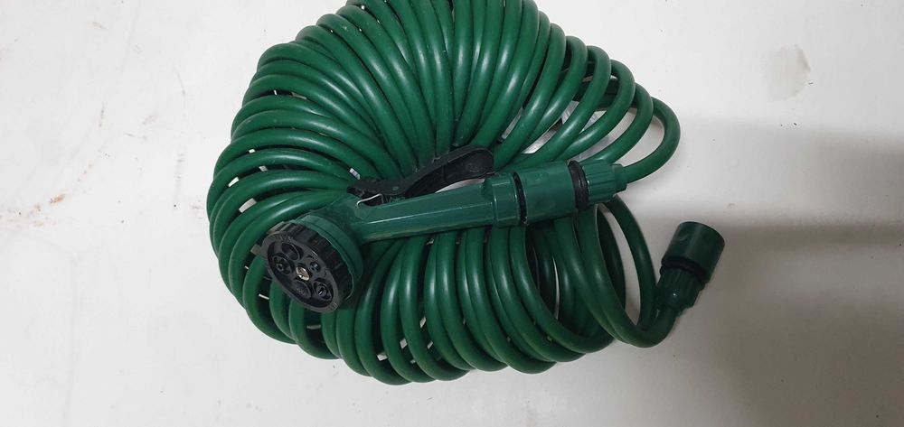 Mangueira de jardim com pistola