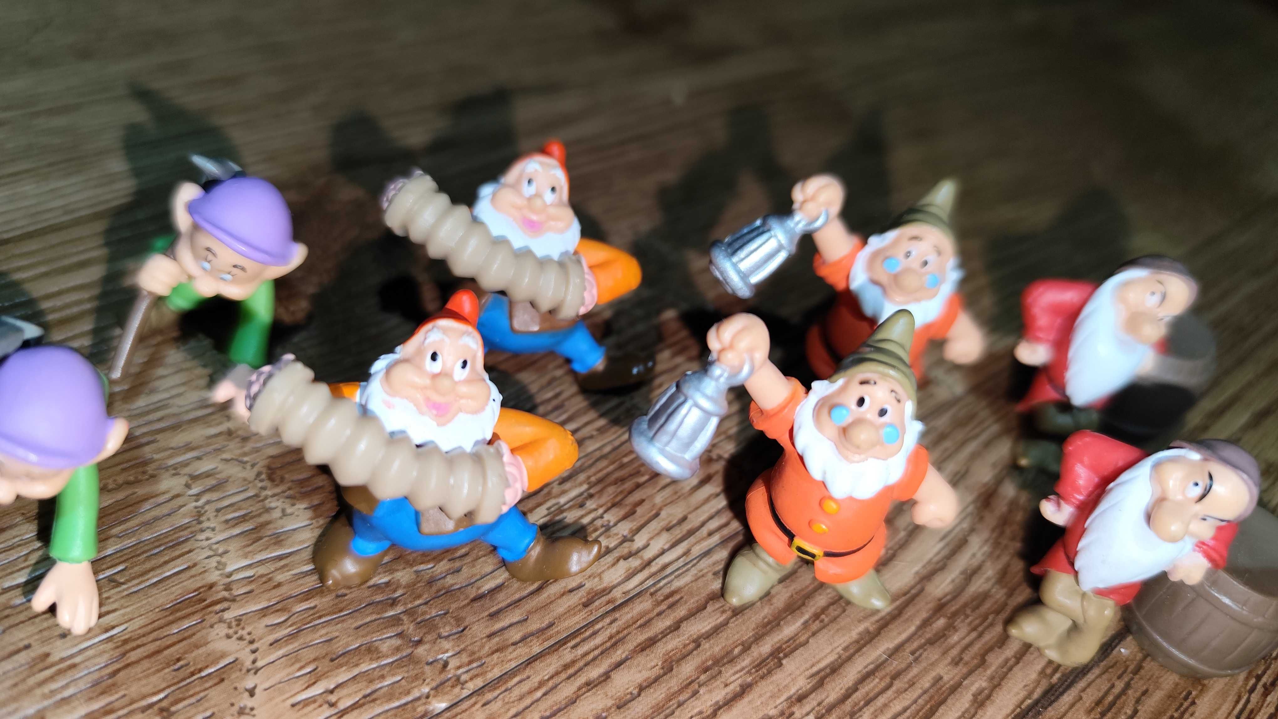 Figurki Kinder Disney Królewna Śnieżka i krasnoludki PRL Albert Heijn