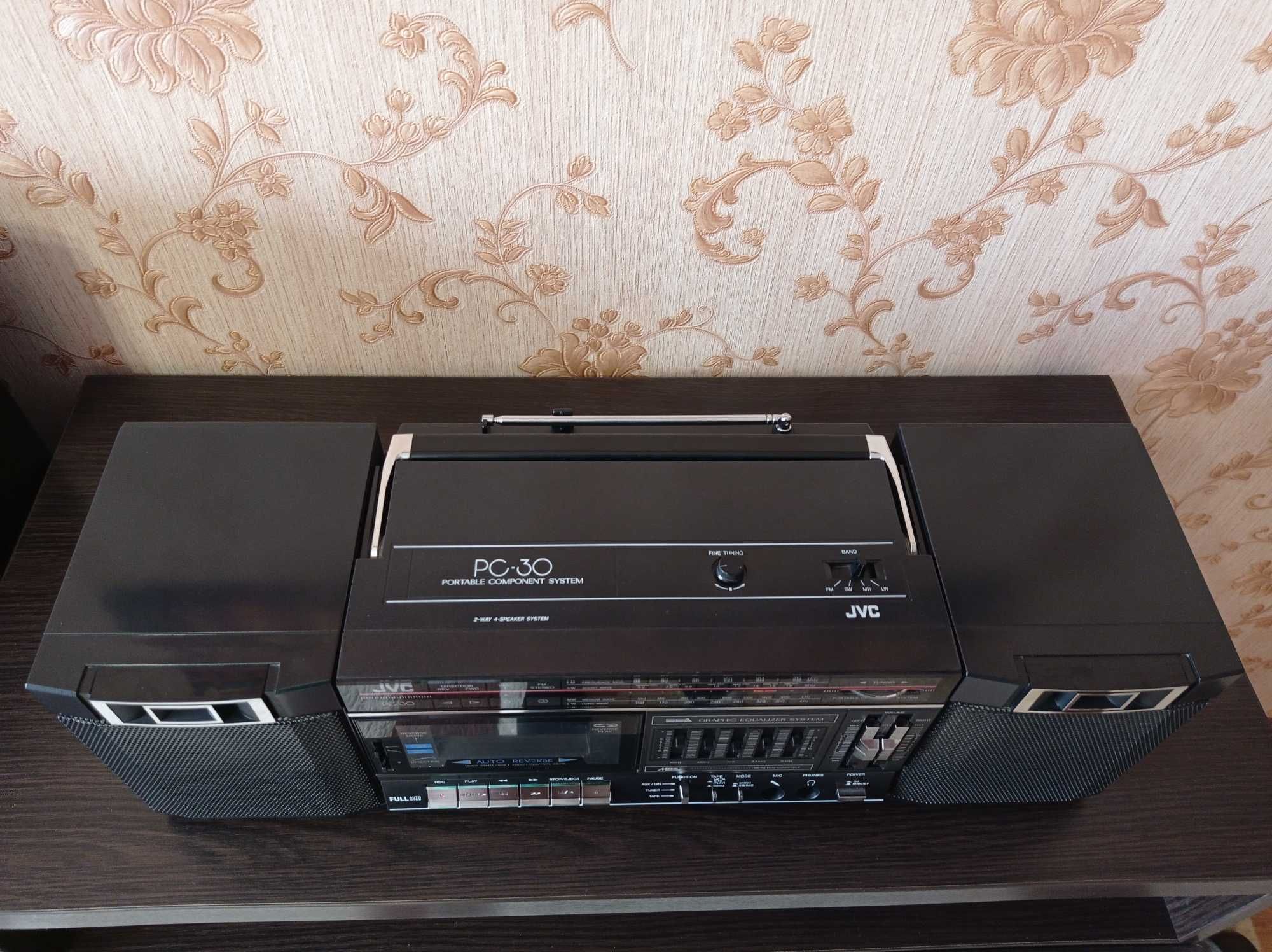 Продам магнитолу JVC-PC30.