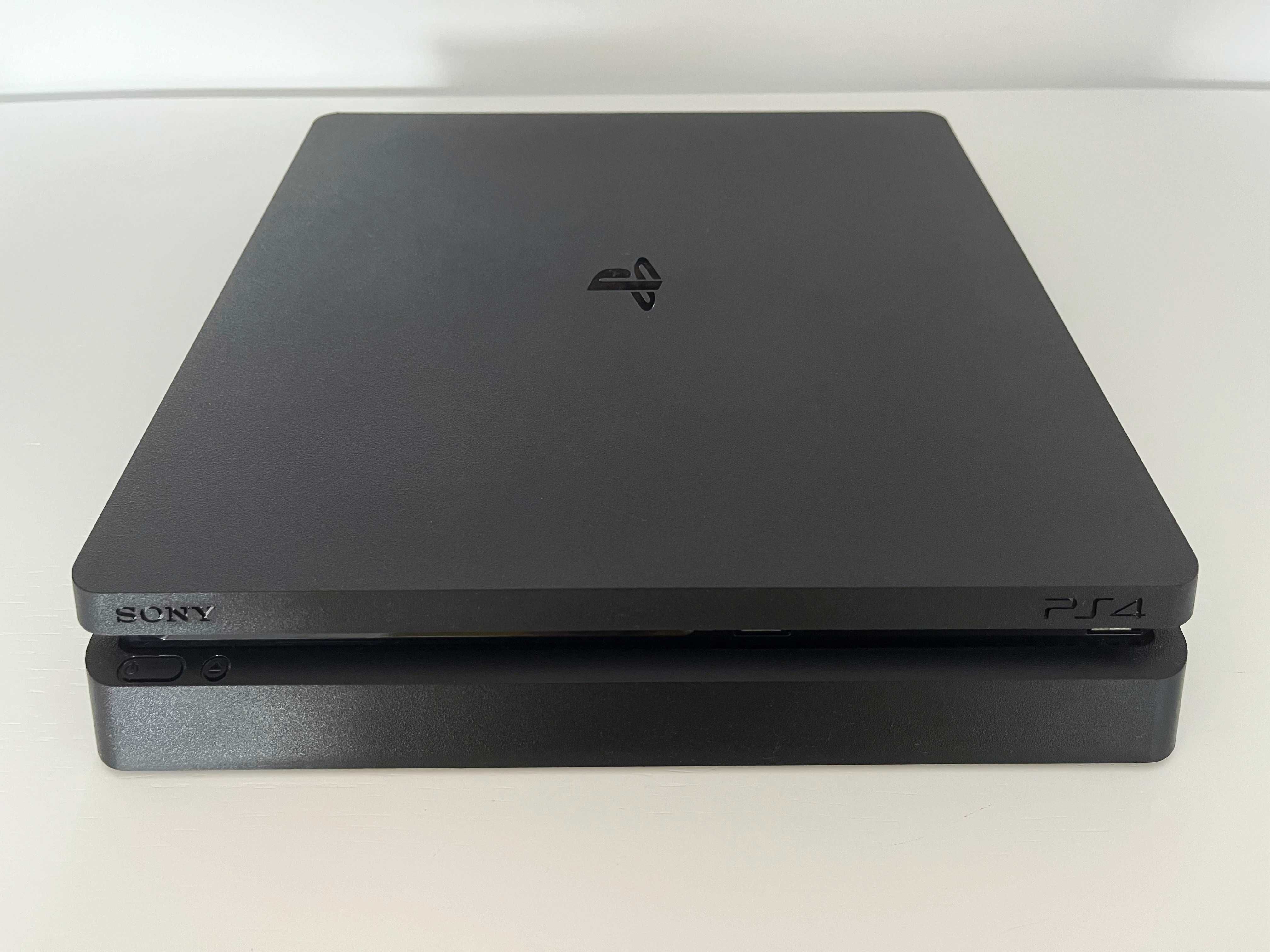 PlayStation 4 | Comando PS4 | PS4 | Slim | 500GB | Preta | Semi-nova