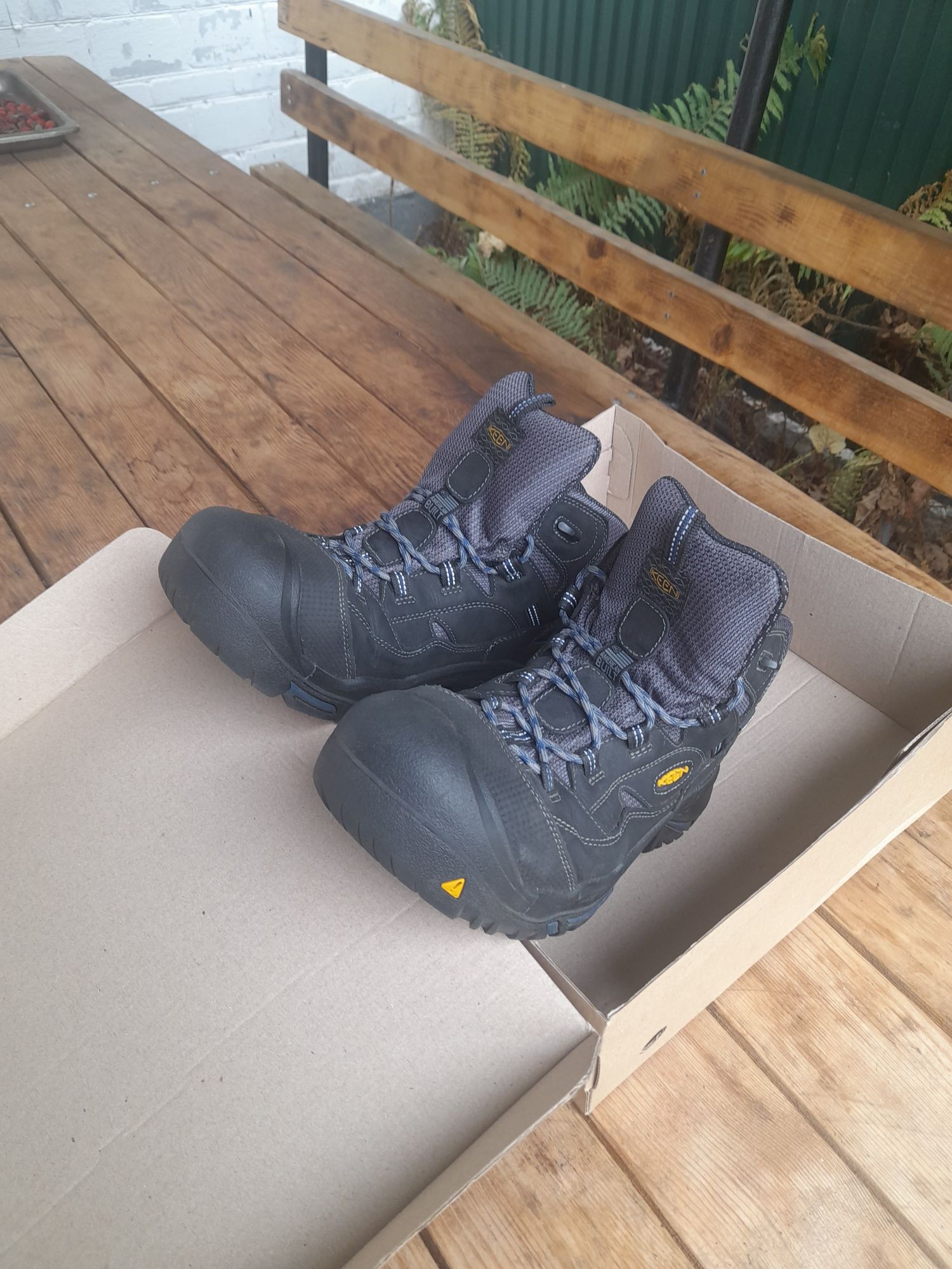 Продам Ботінки KEEN