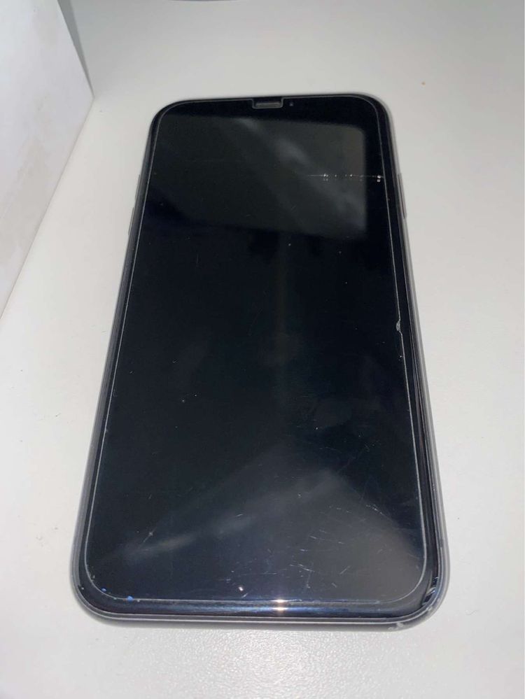 iPhone 11 64GB czarny