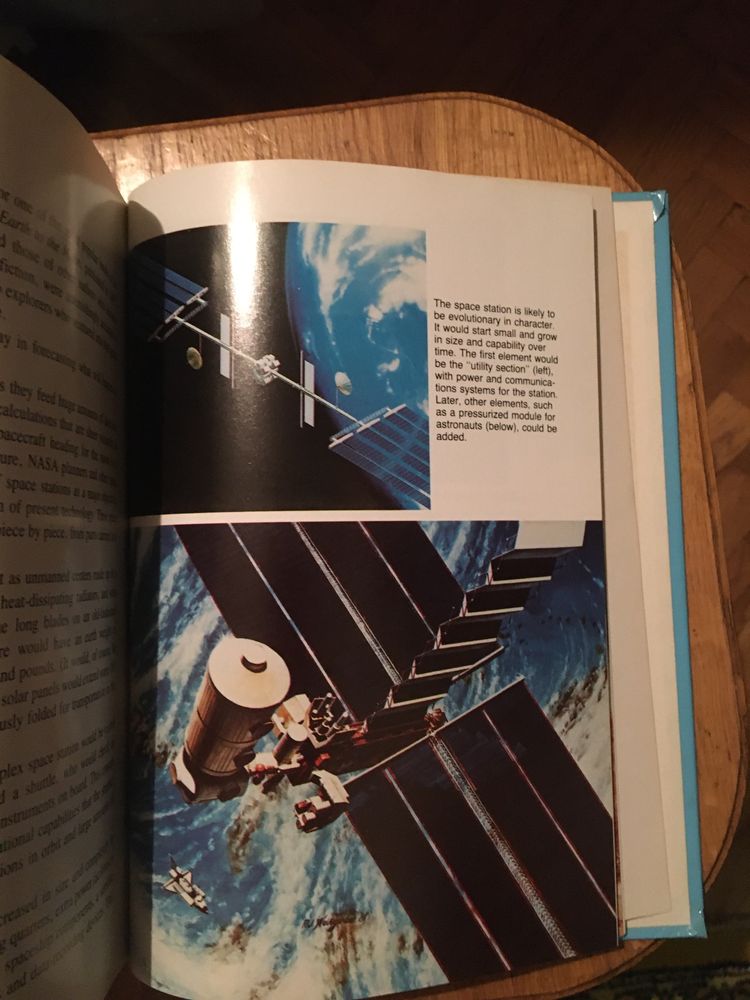 Space Shuttle книга англійською мовою