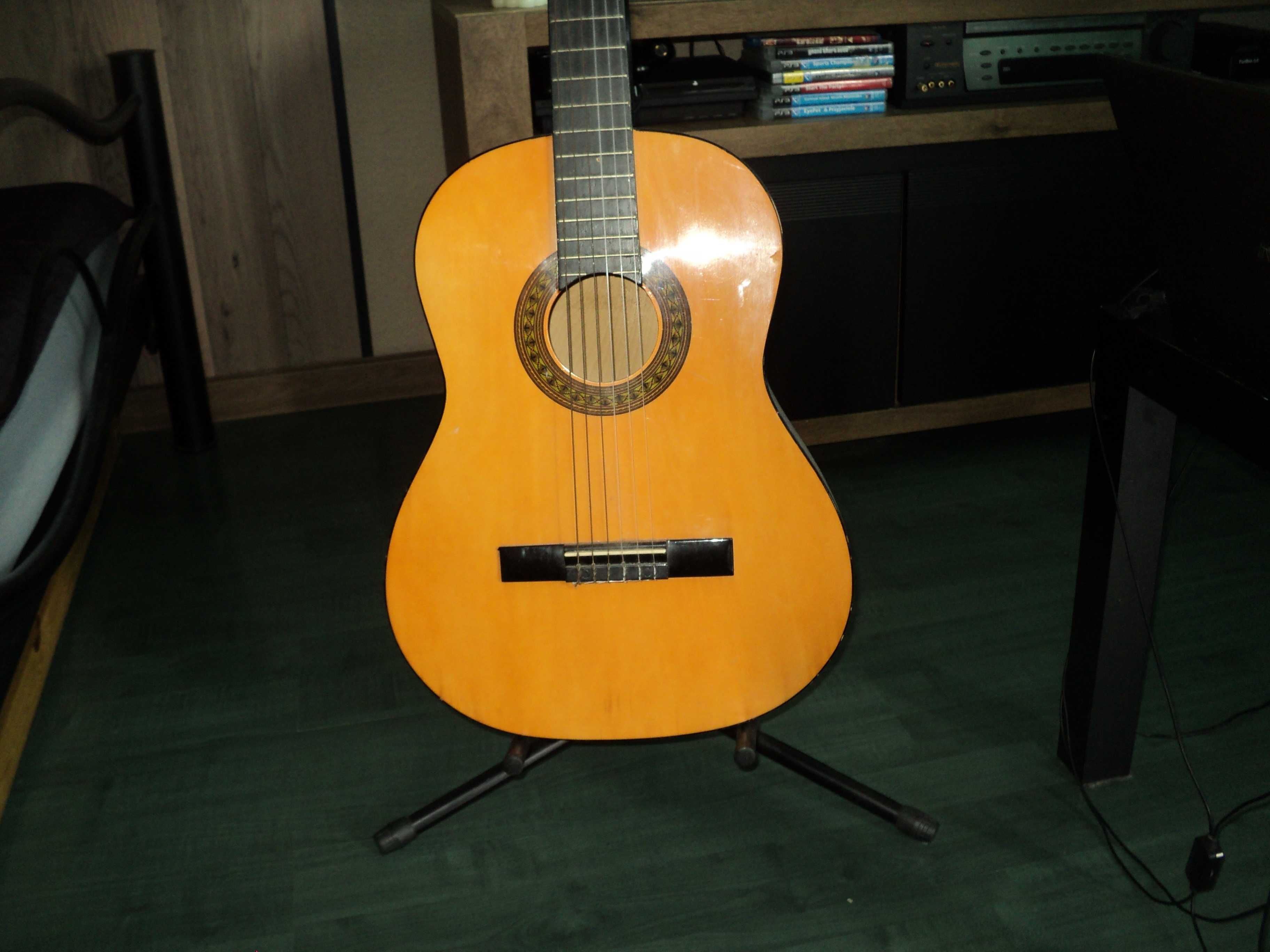 Gitara Jolana Galaxis czeska w bardzo dobrym stanie, sprawna.