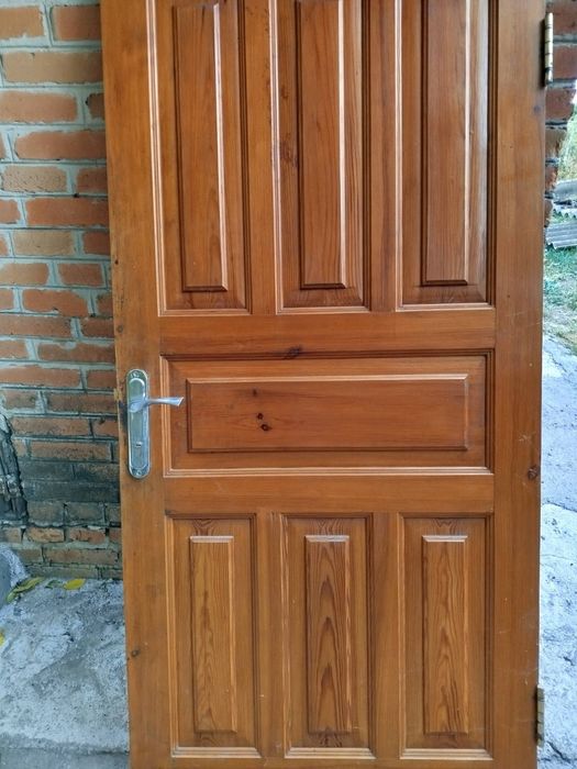 Продам вхідні двері