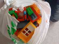 LEGO Duplo  między innymi wóz strażacki