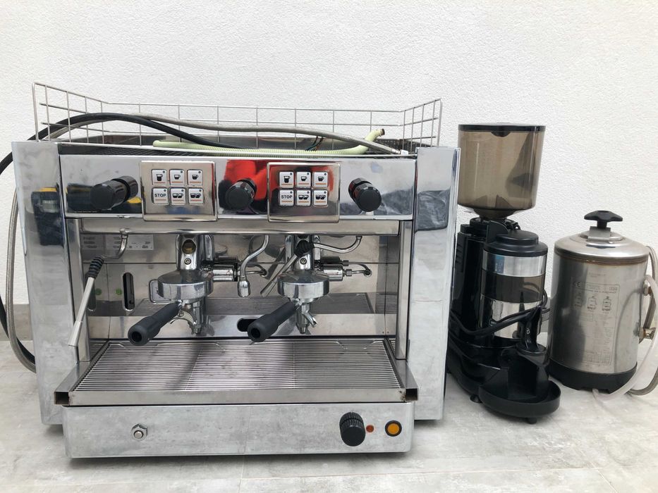 Máquina de Café Profissional e Moedor de café