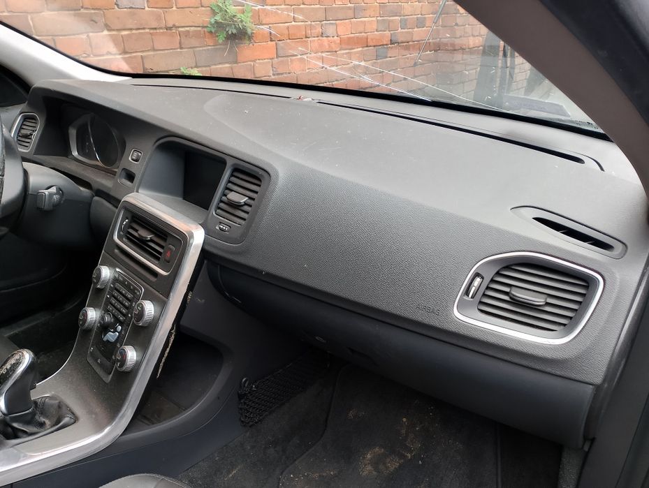 Volvo S60 Klapa Lampy drzwi kokpit fotele błotnik zderzak alufelgi