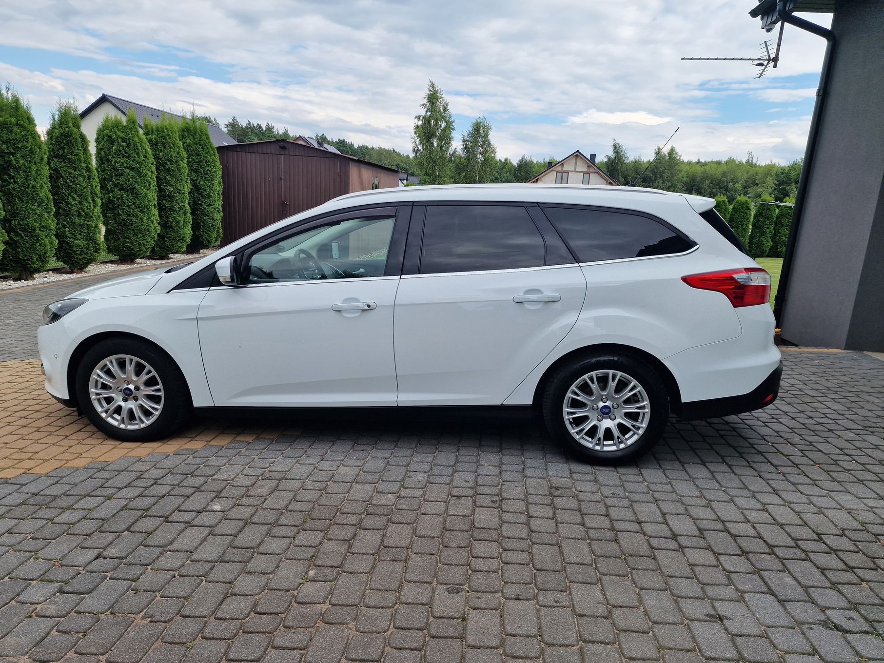 Ford Focus Mk3 1.6 TI-VCT Titanium Bezwypadkowy Opłacony bogate wyposażenie