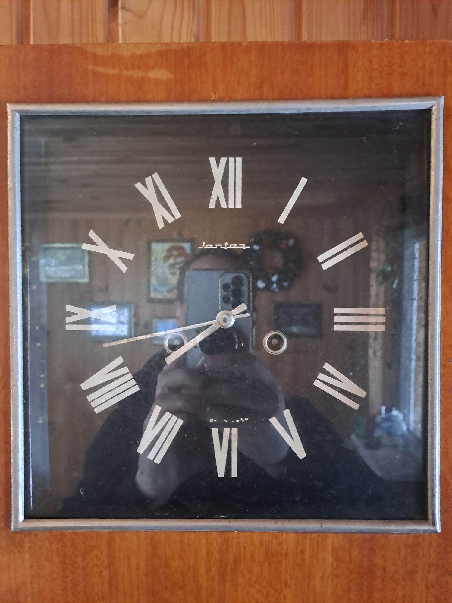 Часы настенные Янтарь с боем в хорошем состоянии