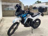 Voge 300 Rally ano 2023 toda original com Baú Top Case
