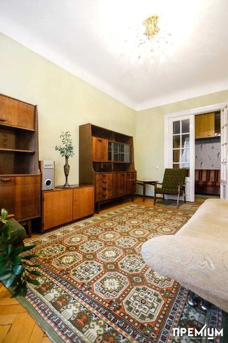 Продаж 2-кімнатна квартира "сталінка" ЦЕНТР МІСТА