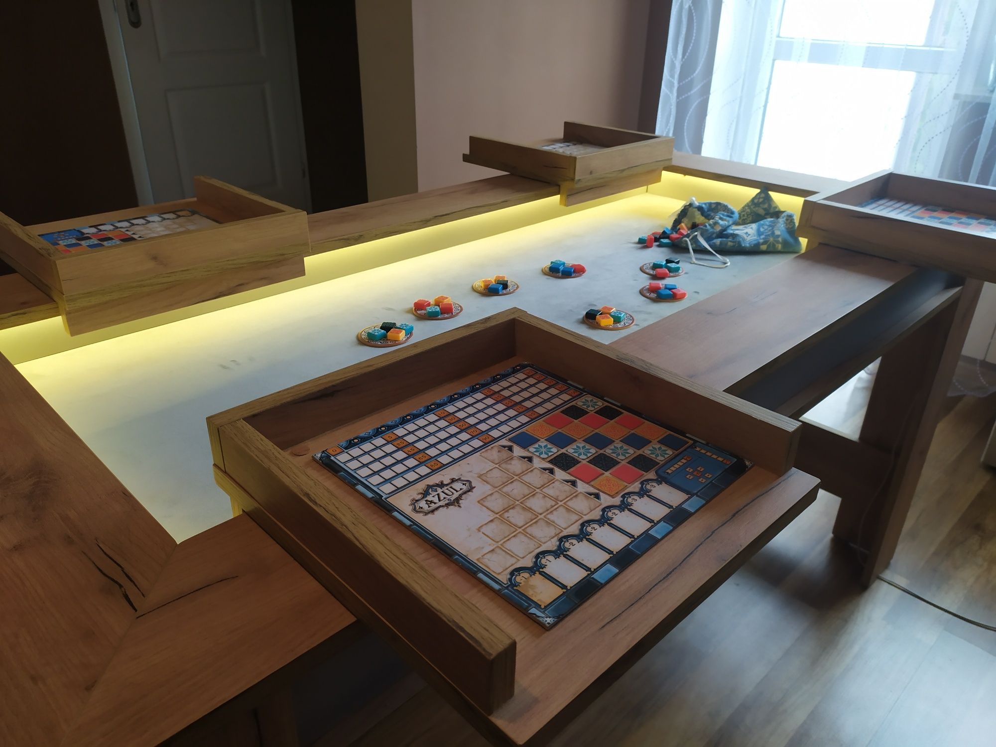 Stół do gier planszowych