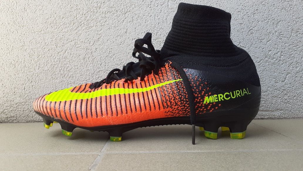 Chuteiras Nike Mercurial tamanho 42