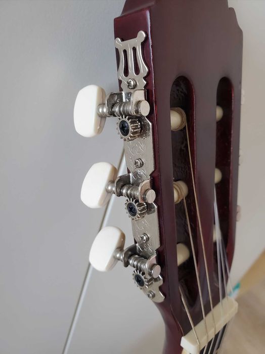 классическая гитара бордовая темно красная нейлон струны 4/4