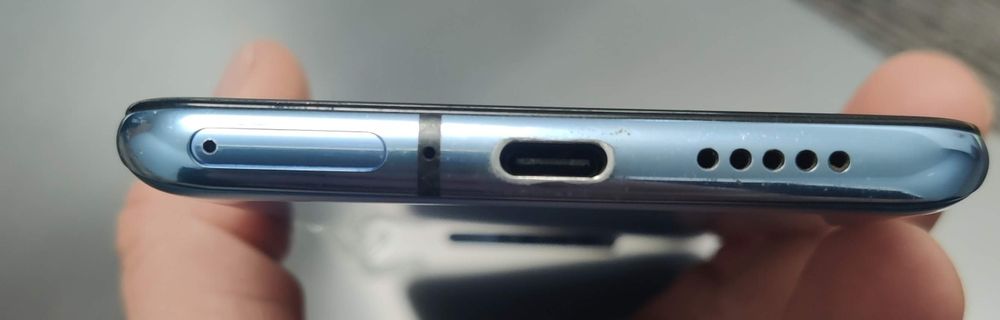 OnePlus 7t.   1+ 7t