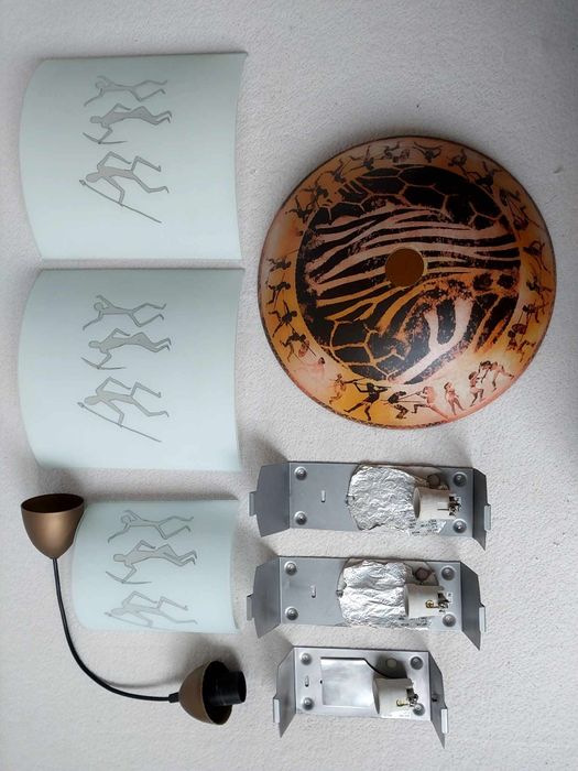 Zestaw lamp ściennych z lampą wiszącą