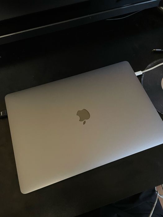 MacBook Pro 2017 - core i7 16/256gb