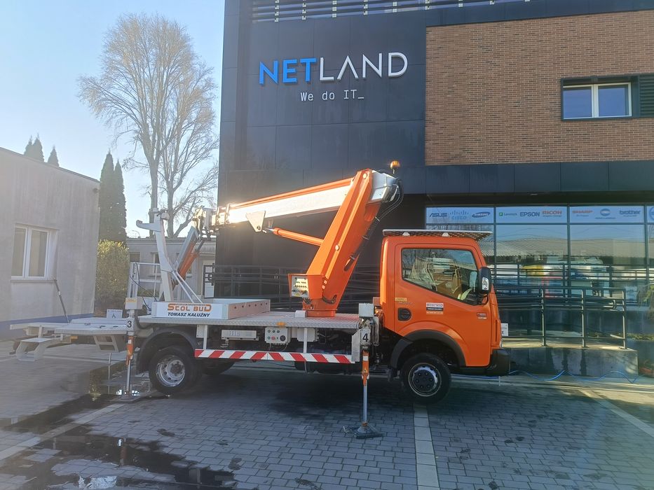 Wynajem podnośnika koszowego zwyżka usługi podnośnikiem