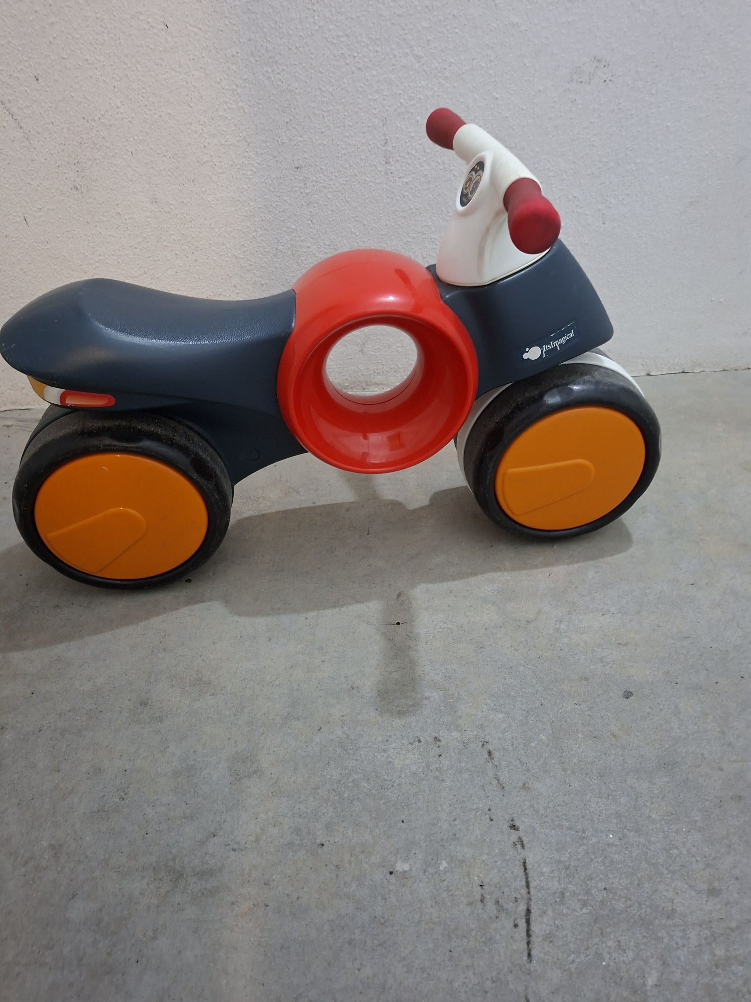Mota criança sem pedais
