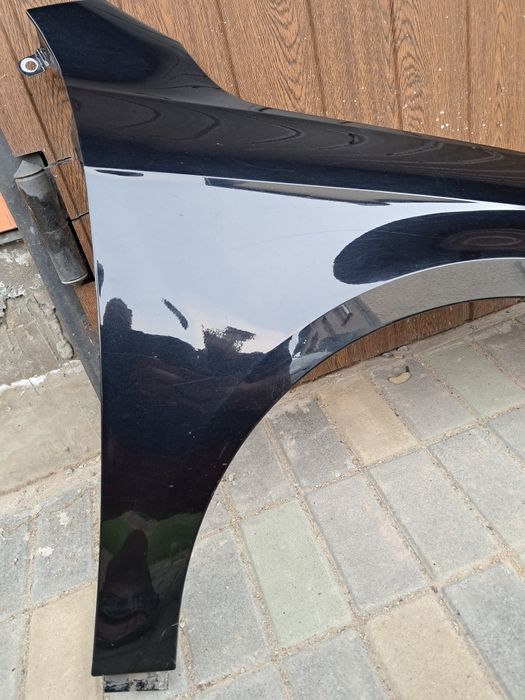 Крило LC9X праве переднє пасат б  7