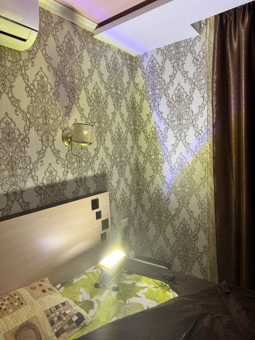 LED фонарик на акумуляторах