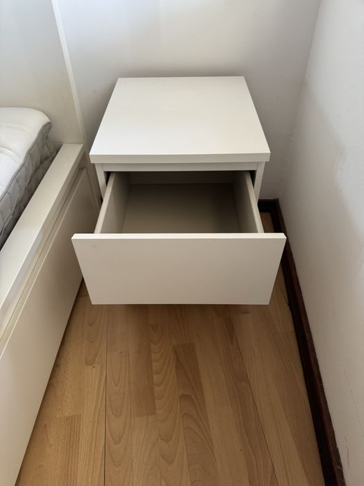 Cama de casal c/mesinhas 200x140