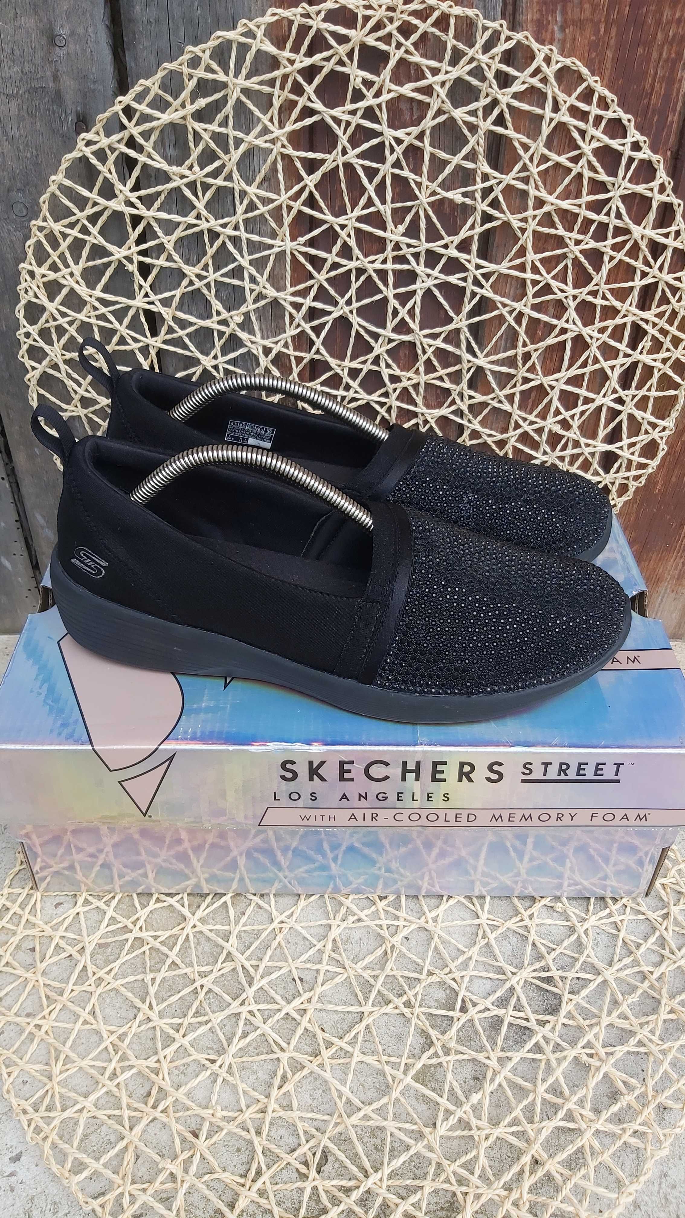 Кросівки жіночі SKECHERS 40 р., чорні мокасини, жіночі лофери.
