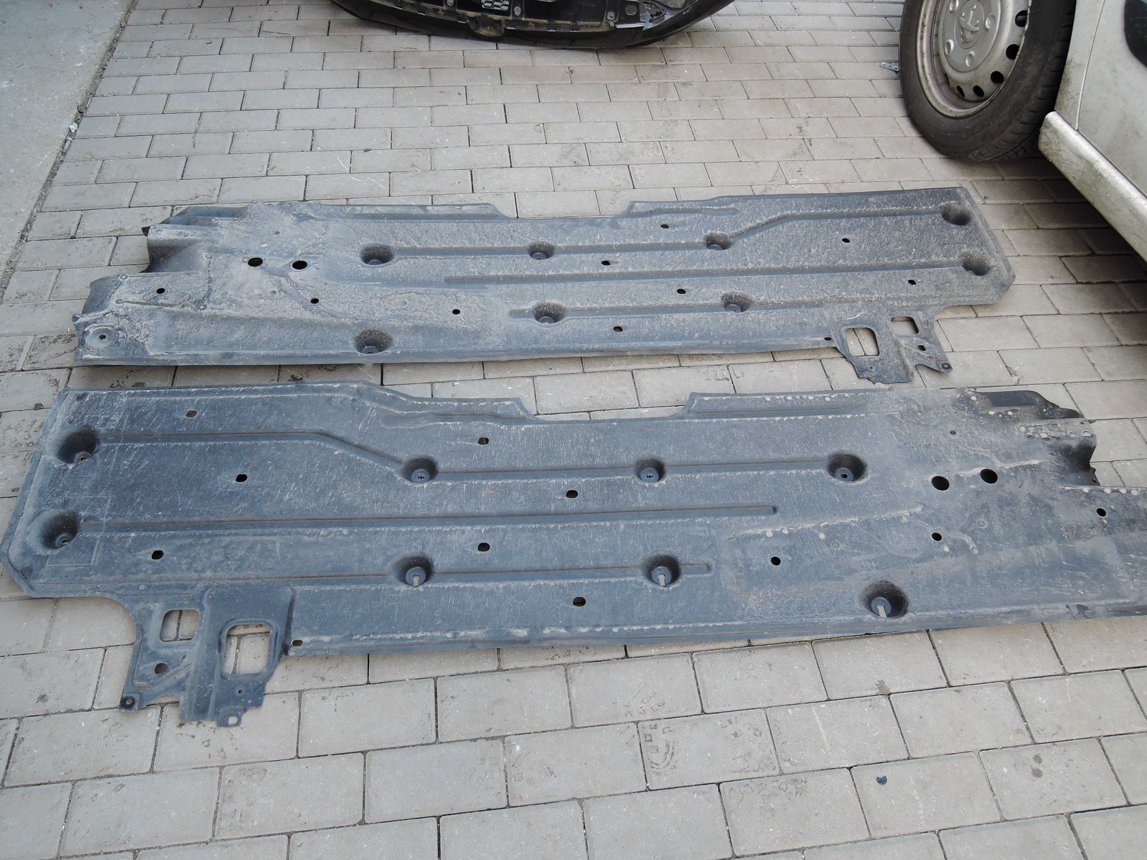 Mini Cooper R56 Osłona Panel płyta Podwozia Prawa Lewa  komplet