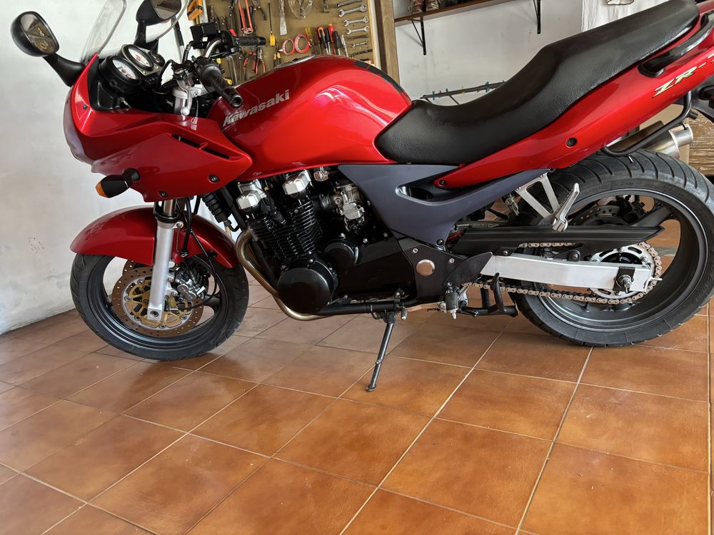 Kawasaki ZR 7S 2006