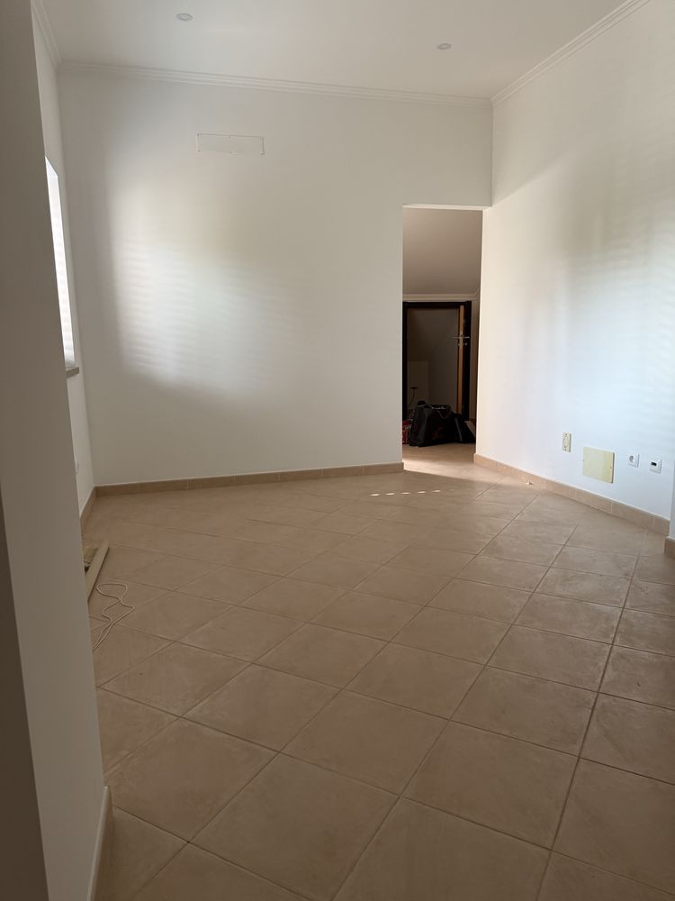 Moradia T3 com garagem na Quinta do Conde (Boa agua I)