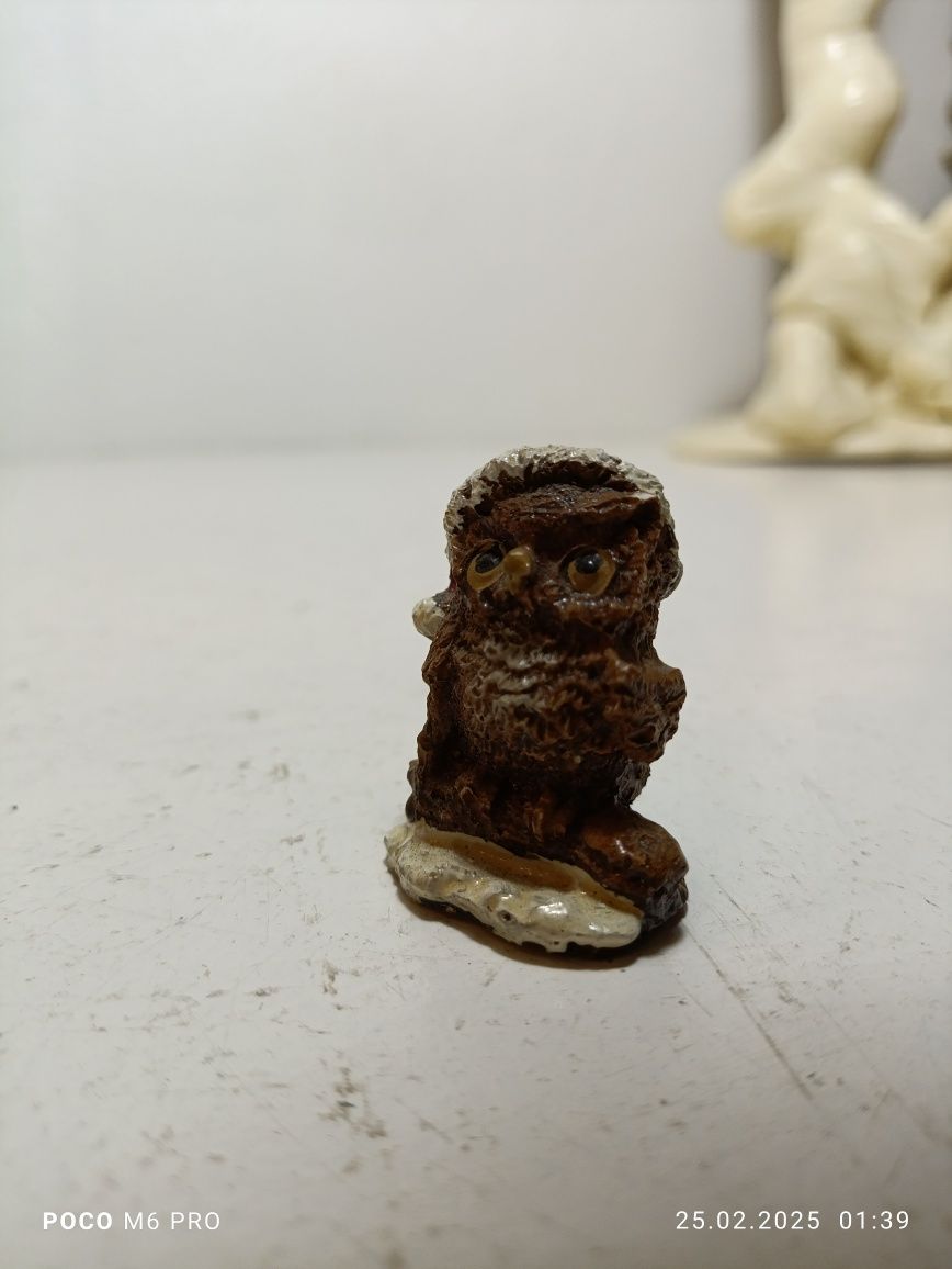 Figurka sowy sówka w czapce kolekcja