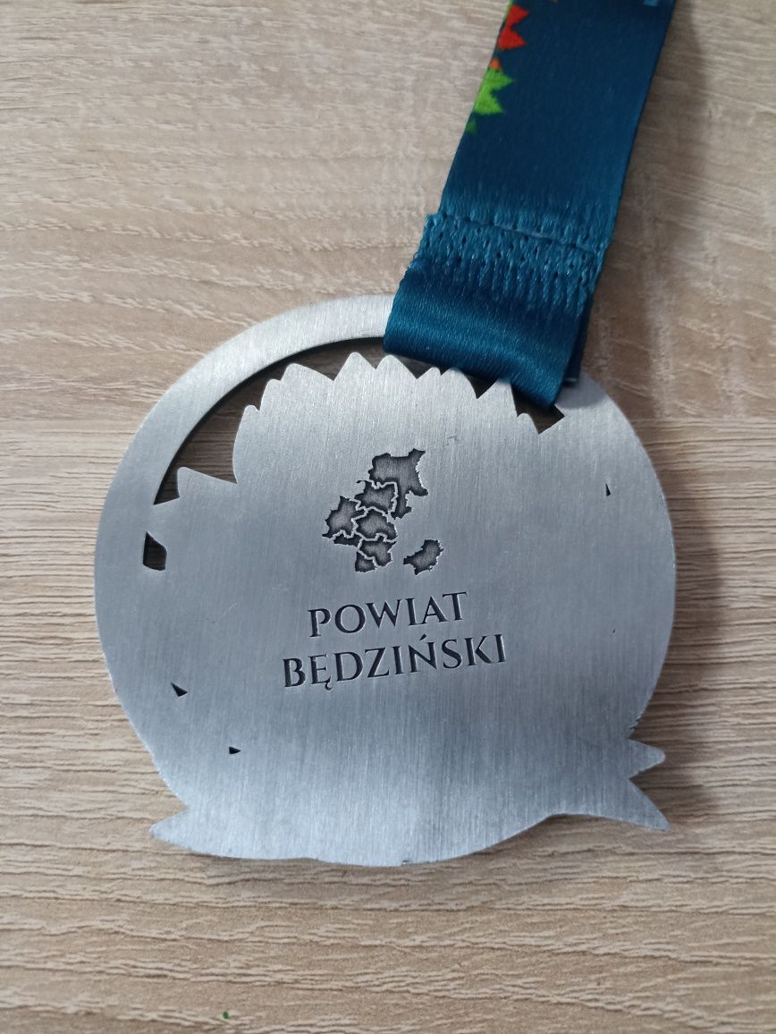 Medal i numer startowy "V Powiatowy Bieg Rodzinny" Będzin 21.09.2024