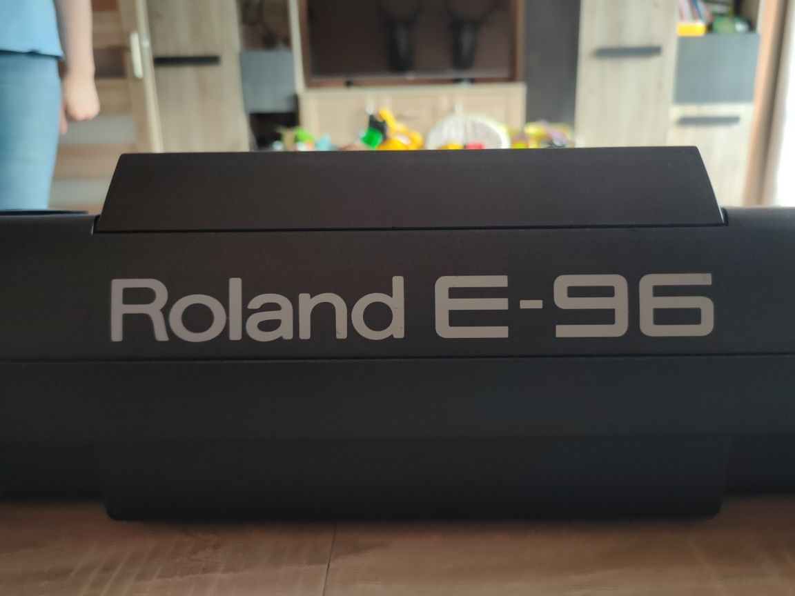 ROLAND E-96 Super stan! + STYLE