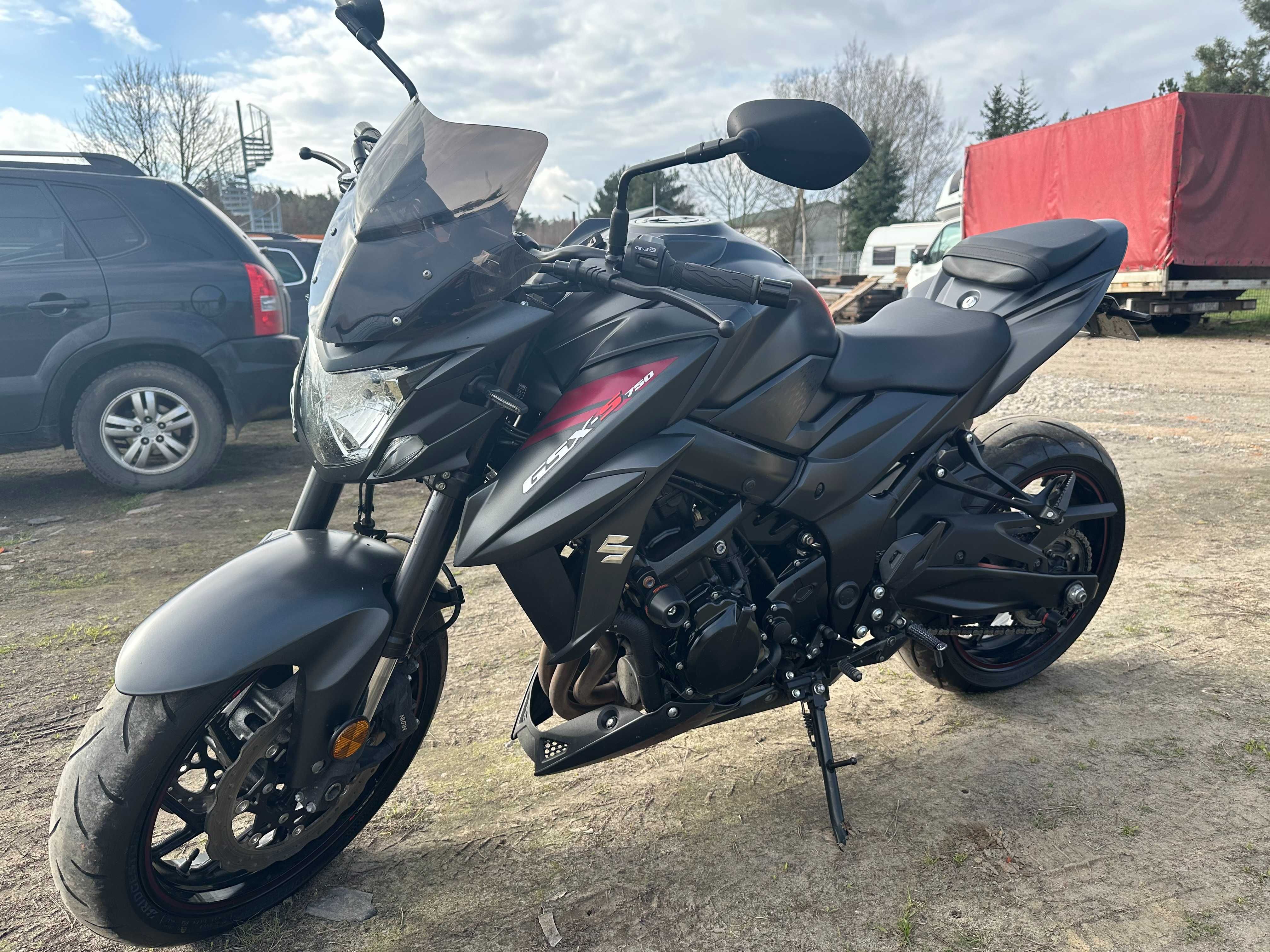 Suzuki GSX 750 S