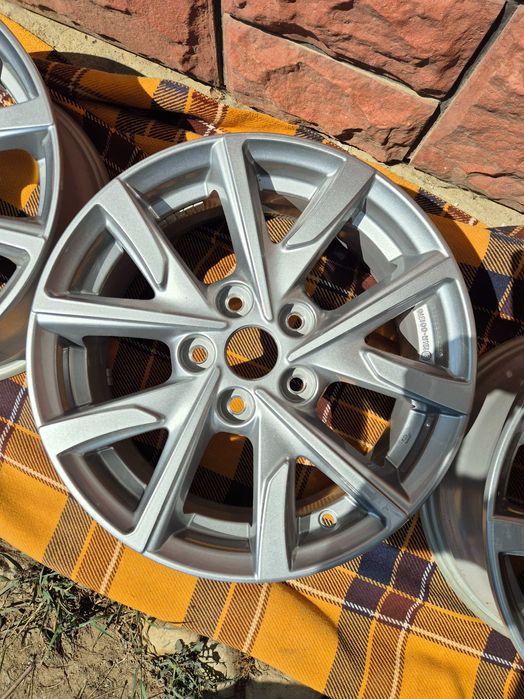 Felgi Mazda Kia Hyundai 5x114.3 6.5 R16 et50 67.1 komplet 4szt.