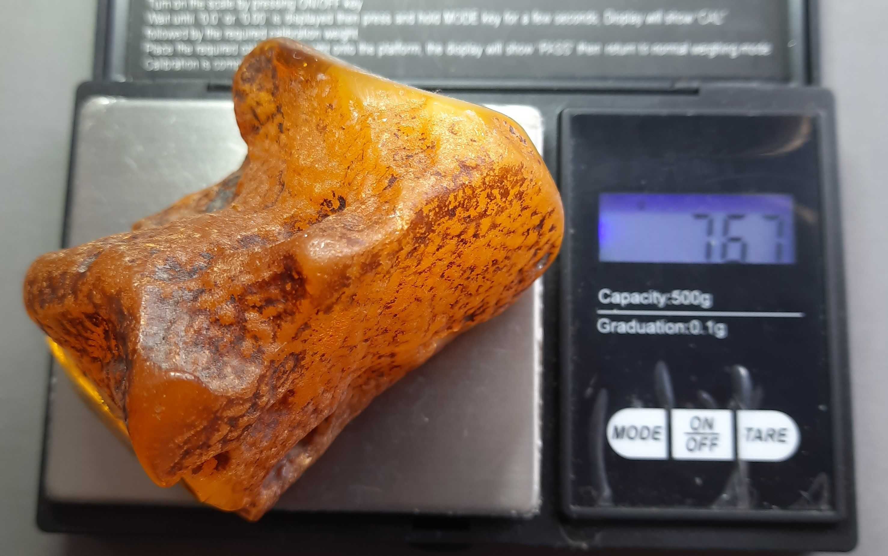 Bursztyn surowy 76,6 g. Nieaktualny