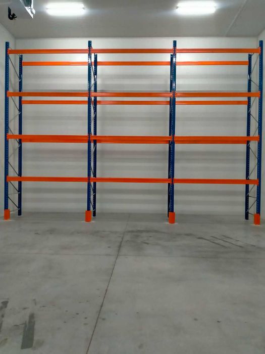 Палетні стелажі на склад. Консольні. Стелажі складські з полицями